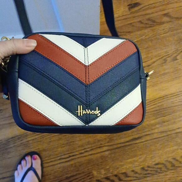 Harrod's   - Picture 3 of 6